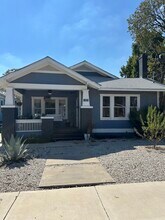 806 W French Pl in San Antonio, TX - Building Photo - Building Photo