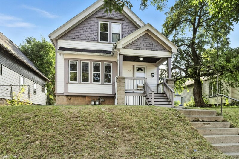 3279 N 28th St in Milwaukee, WI - Building Photo