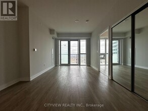 430-2430 Square One Dr in Mississauga, ON - Building Photo - Building Photo