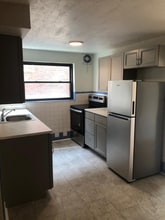 2716 Anderson Ferry Rd in Cincinnati, OH - Foto de edificio - Building Photo