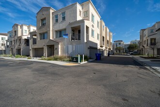 1252 Paseo Sea Breeze in San Diego, CA - Building Photo - Building Photo