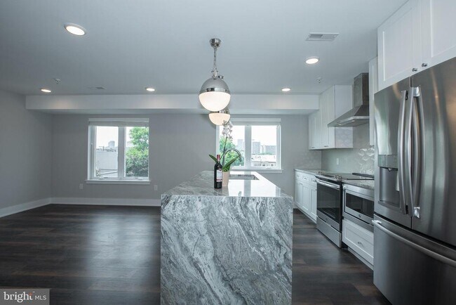 817 N 20th St in Philadelphia, PA - Building Photo - Building Photo