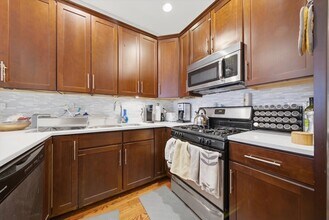 2114 W Rice St, Unit 2C in Chicago, IL - Foto de edificio - Building Photo