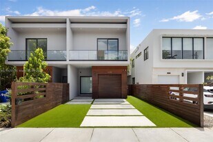 2962 Coconut Ave in Miami, FL - Building Photo