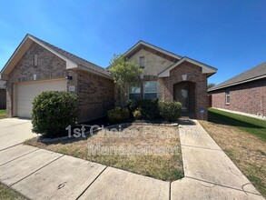 2421 Clairborne Dr in Fort Worth, TX - Building Photo - Building Photo