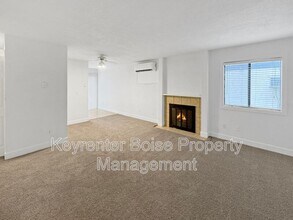 7066 W Colehaven Ln in Boise, ID - Building Photo - Building Photo