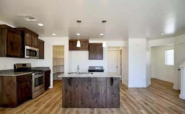 3134 Halo Ln in Saint George, UT - Building Photo - Building Photo