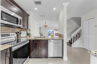 17542 SW 139th Ct in Miami, FL - Building Photo - Building Photo