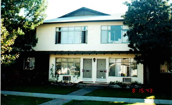 11672 Magnolia Blvd in North Hollywood, CA - Building Photo