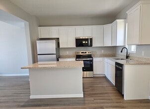 3983 Creek Hill Dr in Bettendorf, IA - Building Photo - Building Photo