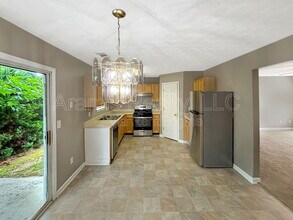 445 Spring Head Ct in Lawrenceville, GA - Building Photo - Building Photo
