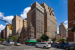 269 W 72nd St in New York, NY - Building Photo