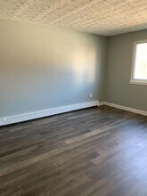 245 Laurel St-Unit -3 in Manchester, NH - Building Photo - Building Photo