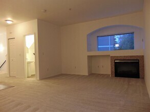 14335 Simonds Rd NE in Kirkland, WA - Building Photo - Building Photo