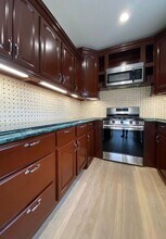 Holt Luxury Investments LLC in Los Angeles, CA - Foto de edificio - Interior Photo