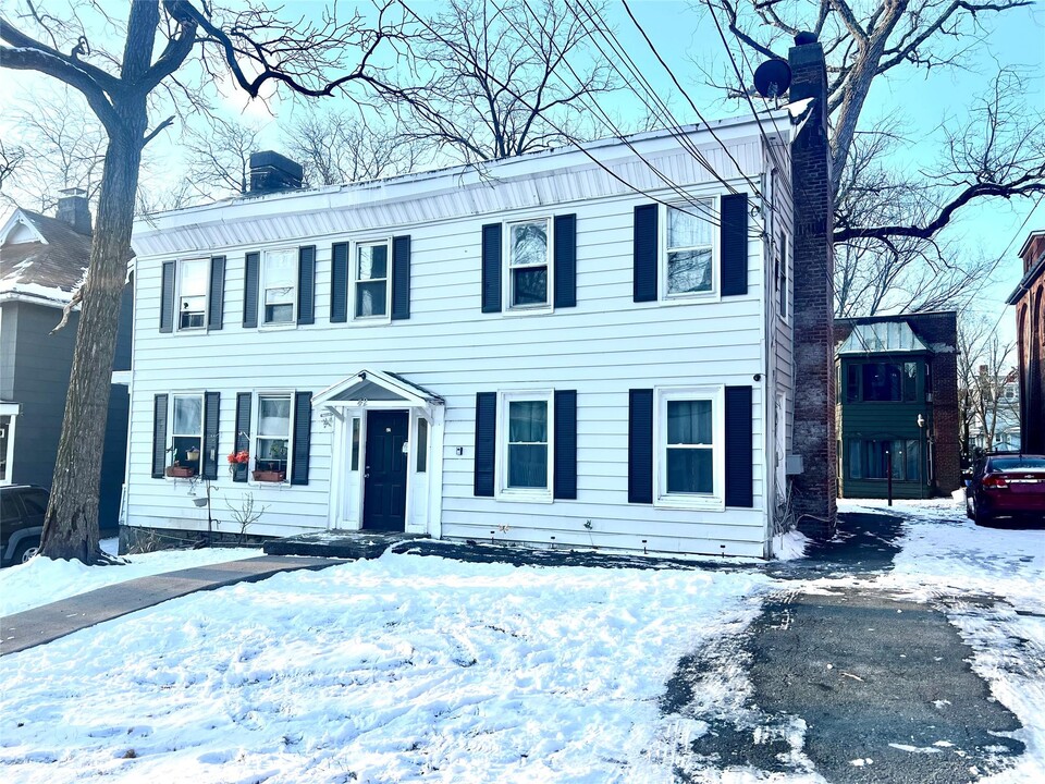 44 John St-Unit -3 in Middletown, NY - Foto de edificio