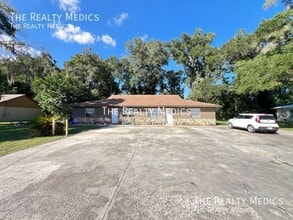 2095 NW 43rd St in Ocala, FL - Building Photo - Building Photo