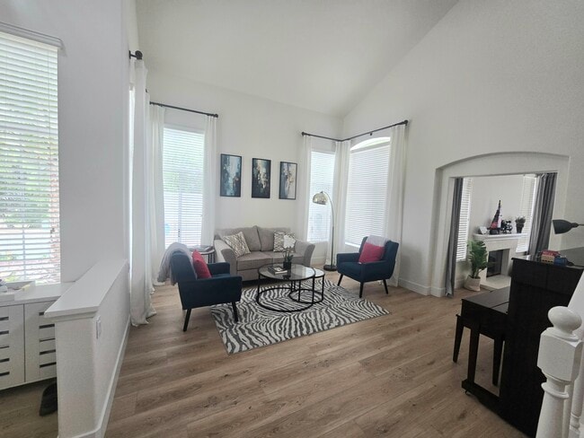 4802 Baroque Ter in Oceanside, CA - Foto de edificio - Building Photo