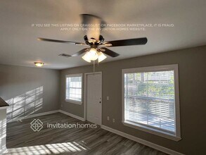 172 Carol Susan Ln in Fort Pierce, FL - Foto de edificio - Building Photo