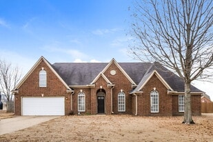 8359 Olivia Ln in Southaven, MS - Building Photo