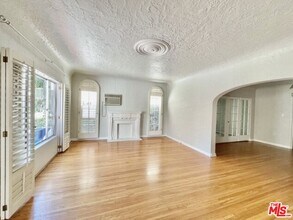 227 N Swall Dr in Beverly Hills, CA - Building Photo - Building Photo