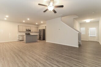 221 N Fortune Way in Dallas, GA - Building Photo - Building Photo