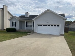 365 Andrew Dr in Clarksville, TN - Building Photo - Building Photo