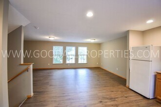 15215 Townsend Ave in Urbandale, IA - Building Photo - Building Photo