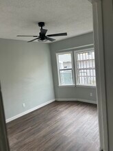 1029 W 84th St in Los Angeles, CA - Building Photo - Building Photo