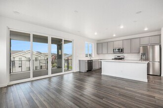 8728 Hotchkiss St in Littleton, CO - Foto de edificio - Building Photo