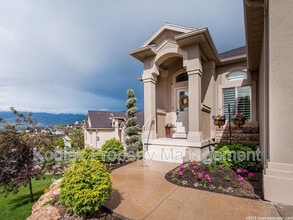 637 Edgewood Dr in North Salt Lake, UT - Building Photo - Building Photo