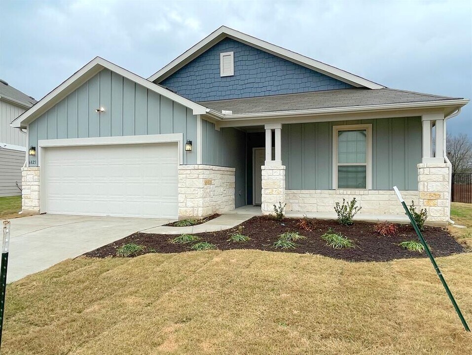 6825 Ellsworth Walk in Austin, TX - Building Photo