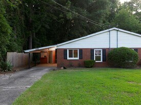 2166 Hanfred Ct in Tucker, GA - Building Photo