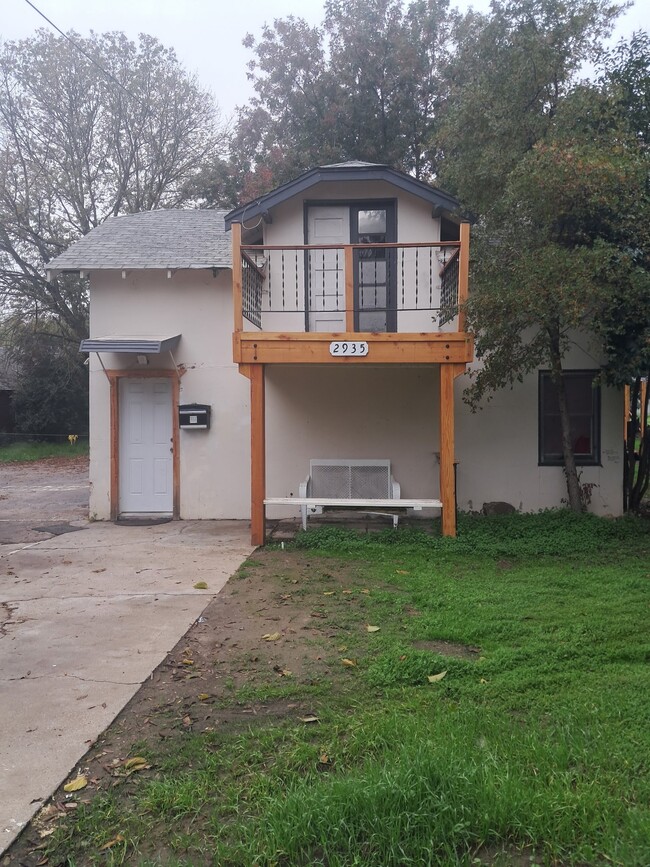 property at 2935 Oleander Ave