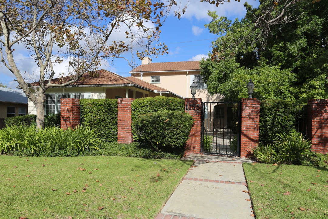 1155 Glendale Ave in Glendale, CA - Building Photo