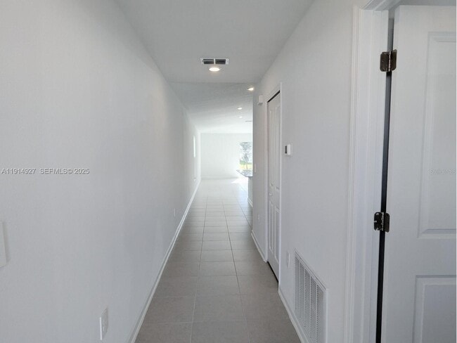 2175 Chris Dr in Winter Haven, FL - Building Photo - Building Photo