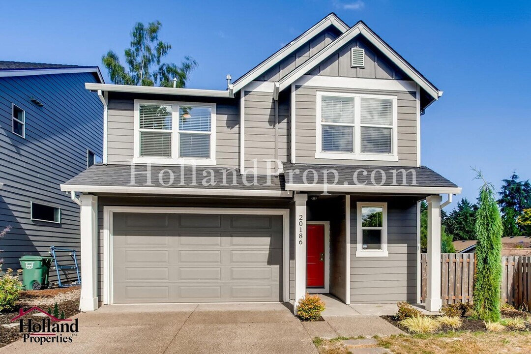 20186 SW Kinnaman Rd in Beaverton, OR - Building Photo