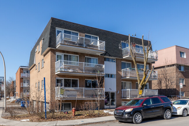 480 De Largentière Rue in Laval, QC - Building Photo - Primary Photo