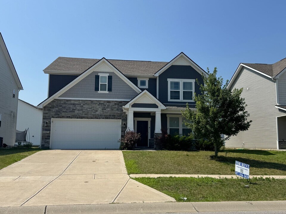 1147 Sorrell Pass in Greenwood, IN - Building Photo