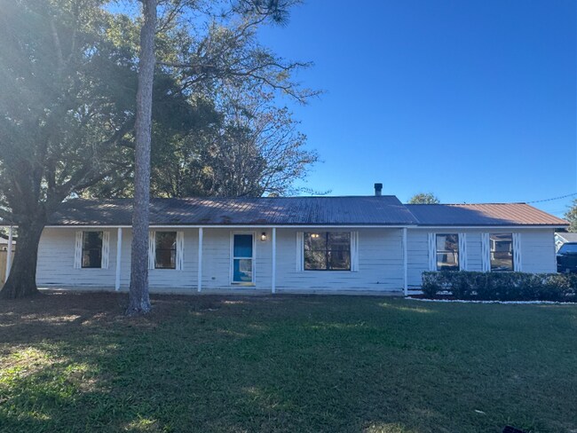 5818 Pinecrest Rd in Crestview, FL - Building Photo - Building Photo