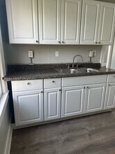 15 Home Pl, Unit 2 in Rochester, NY - Foto de edificio - Building Photo
