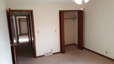 202 W 5th St, Unit 23 in Tama, IA - Building Photo - Building Photo