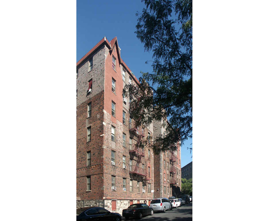 705 Gerard Ave in Bronx, NY - Building Photo