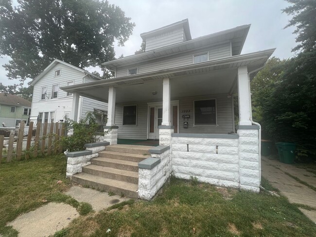 property at 1205 E Converse St