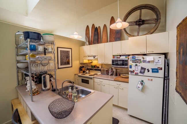 Central High & Stephenson Mills Apartments in South Bend, IN - Foto de edificio - Building Photo