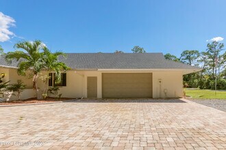 1639 Emmaus Rd NW in Palm Bay, FL - Building Photo - Building Photo