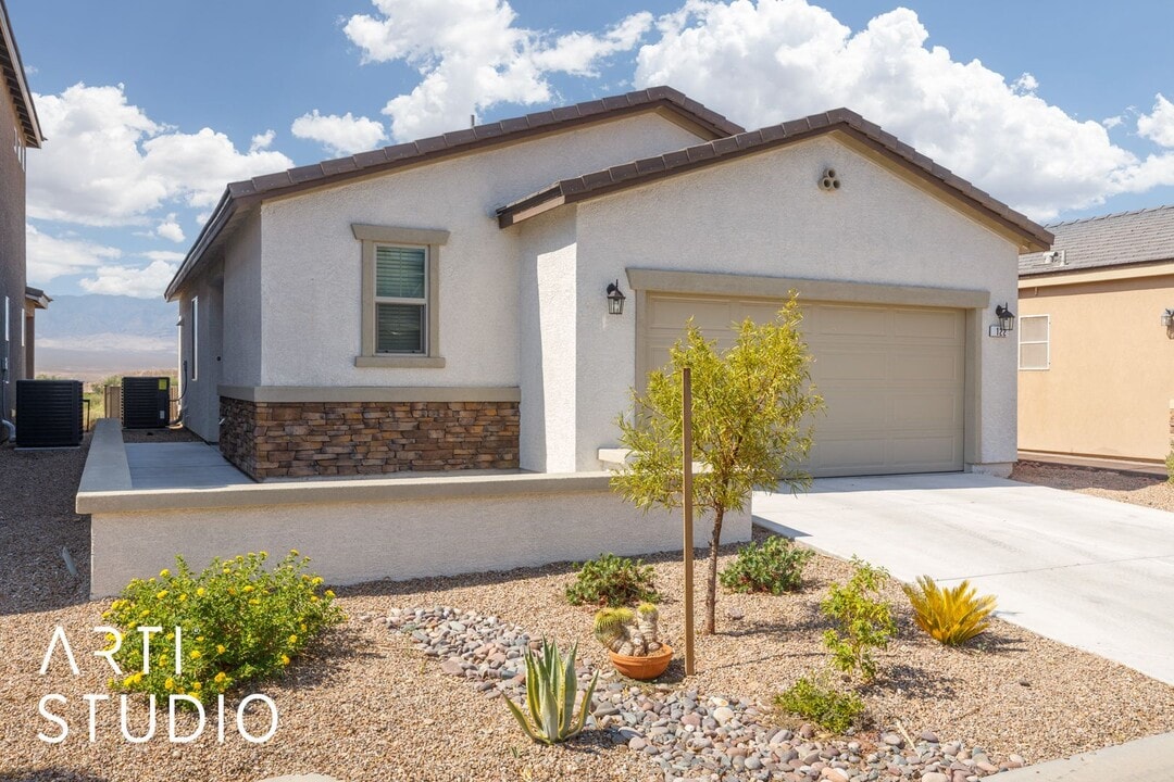 122 Parliament Point in Mesquite, NV - Building Photo
