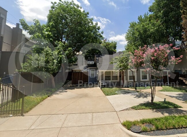 property at 2519 N Garrett Ave