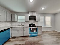 6714 Haight St photo'