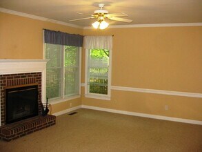 121 Ivy Brook Ln in Chapel Hill, NC - Building Photo - Building Photo